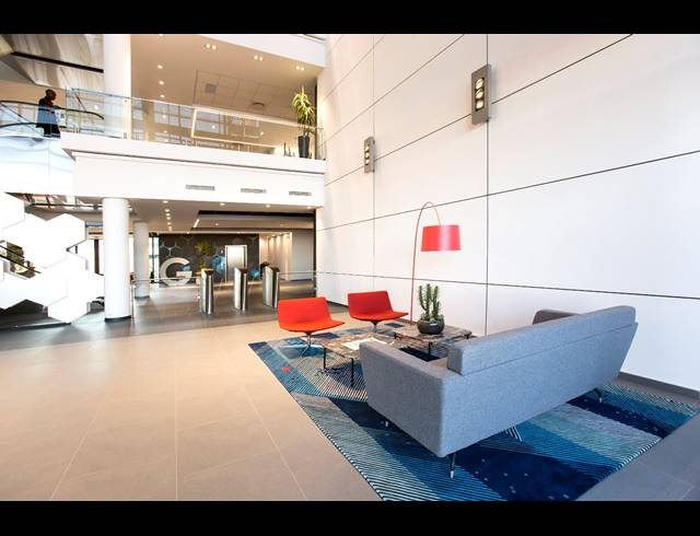 2,495M² OFFICE TO LET IN NOORDWYK